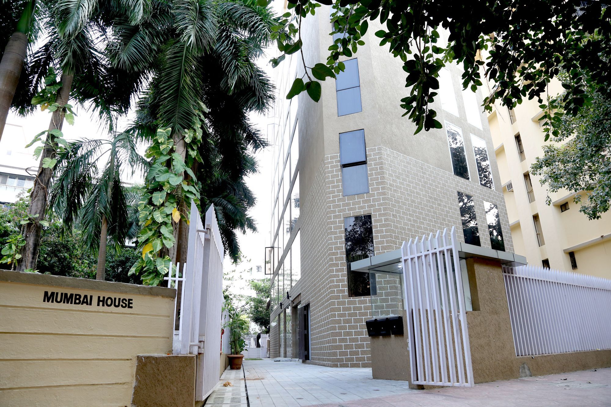 Hotel Mumbai House Andheri East, Mumbai Exterior foto