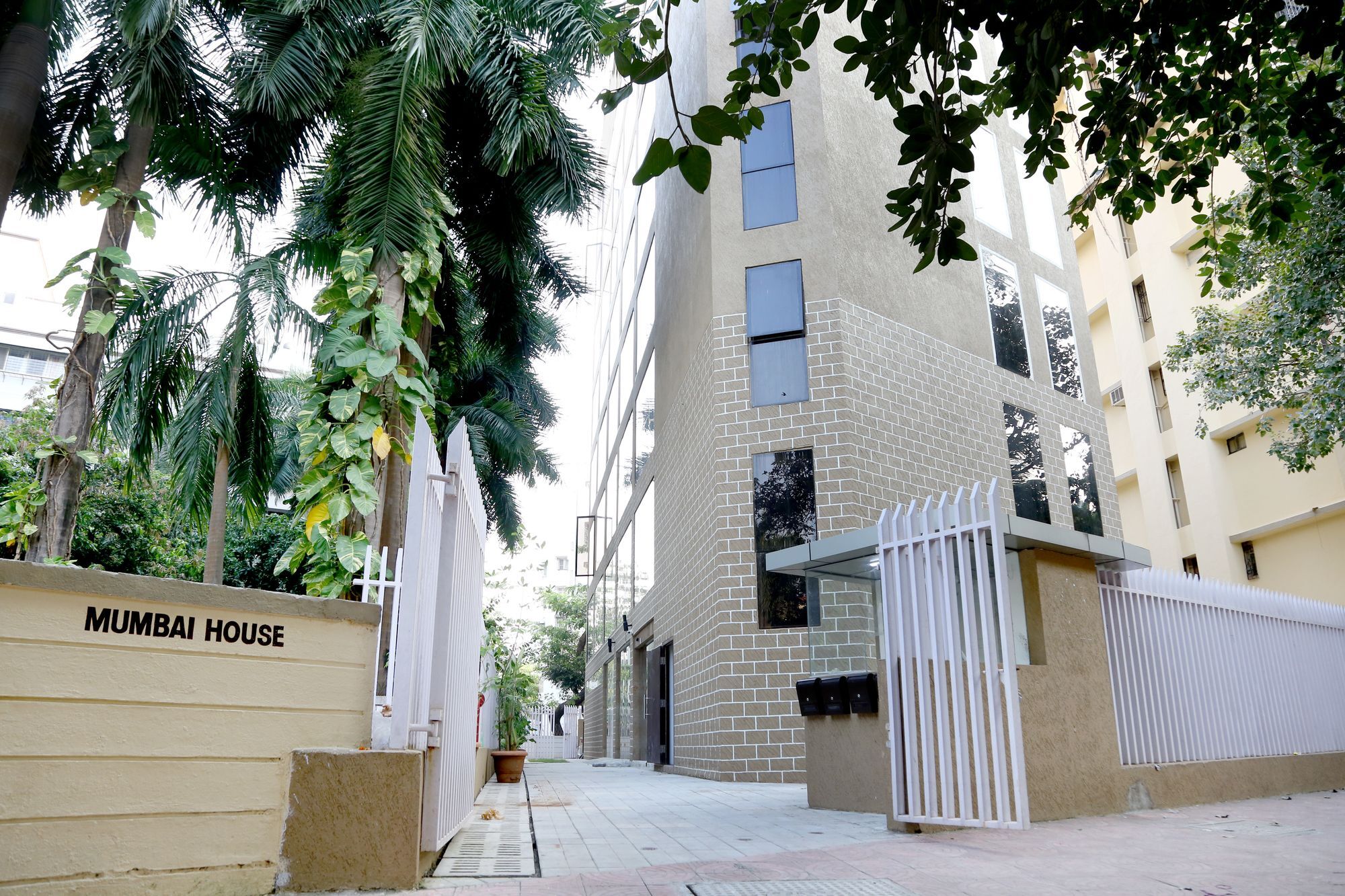 Hotel Mumbai House Andheri East, Mumbai Exterior foto